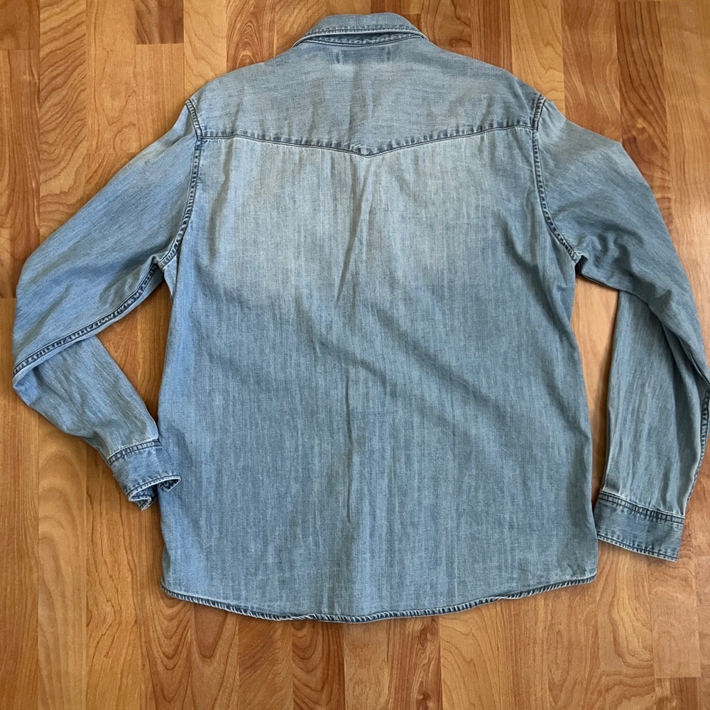 EUC H&M Light Blue Denim Western  Button Down Shirt w Pearl Snaps - Picture 3 of 9